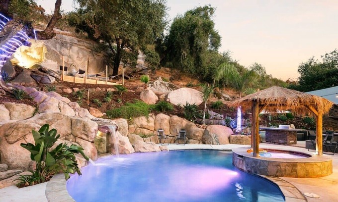 Crest House | San Diego's Secluded Sanctuary (Endless Amenities)