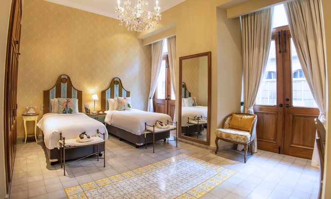 El Chorrillo Hotel | San Felipe Junior Suite: Historia, Encanto y Comodidad