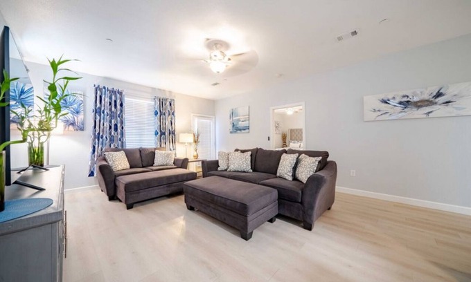 Lewisville House | San Jacinto Hill Peaceful Living