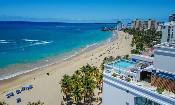 Isla Verde Hotel | San Juan Water and Beach Club