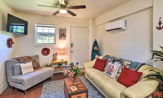 San Leon Condo | San Leon Condo: Pond ~ 1 Mi to Galveston Bay!