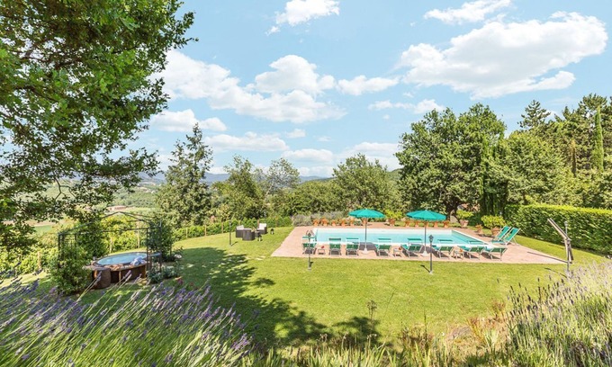 Ripoli Villa | San Veriano - Five Bedroom Villa, Sleeps 10