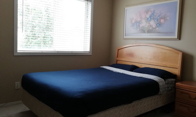 Northwest Calgary Bed & Breakfast | San Yin Homestay