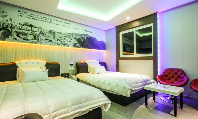 Sancheong Hotel | Sancheong Hyu and Joy