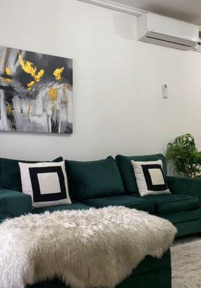 Lusaka Apartment | Sanctuary Aparthotel-AC-Garden- Solar-Wi-Fi -Firepit-Park-Carport