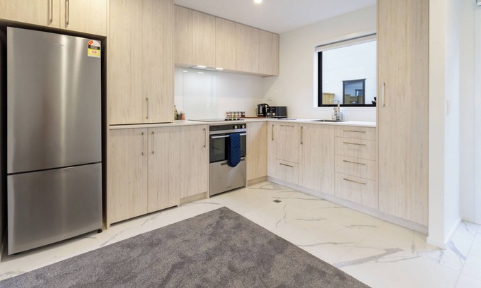 New Brighton House | Sanctuary close to the beach w/Sofa Bed