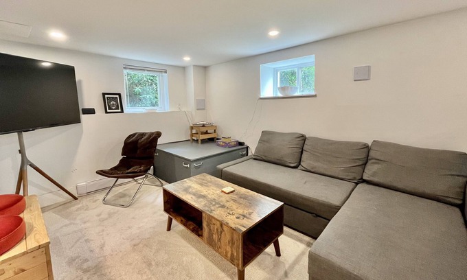 Hastings Apartment | Sanctuary for Playland Enthusiasts 2 bed Bsmt
