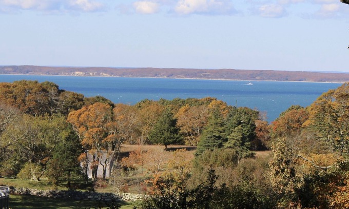 West Tisbury House | Sanctuary House: An ocean-view farmhouse retreat