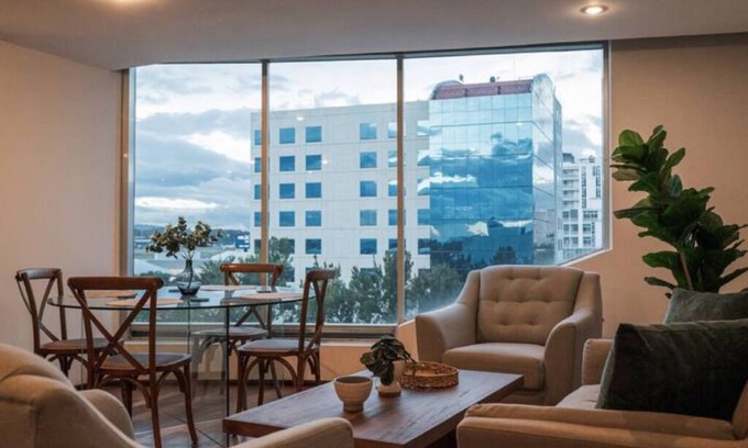 Zona Historico Apartment | Sanctuary Near Airport