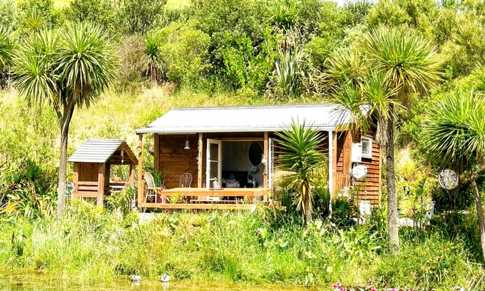 Matapouri Cabin | Sanctuary Springs - Sandy Bay Retreat
