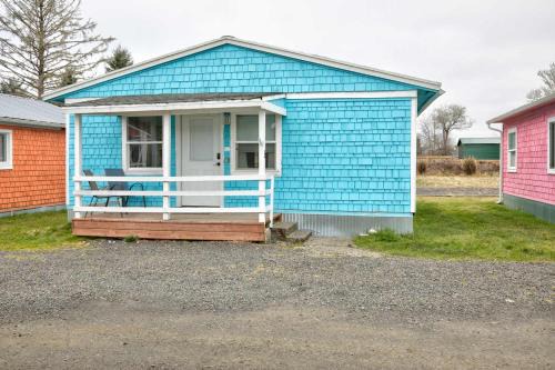 Grayland House | Sand and Surf Cottage 2-Bed by the Sea w fireplace