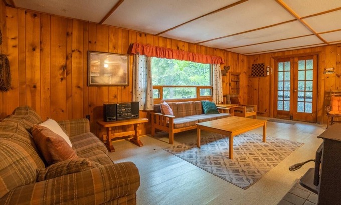 Carling Cottage | Sand Bay: 2-Bedroom Cottage #9
