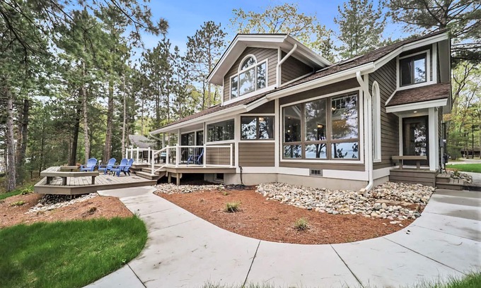 Higgins Lake House | Sand beach at your doorstep