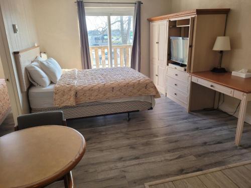 Port Elgin Apartment | Sand Castle Suites Motel