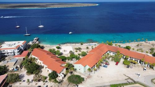 Kralendijk Apartment | Sand Dollar 1 Bedroom Oceanfront Apartment A16
