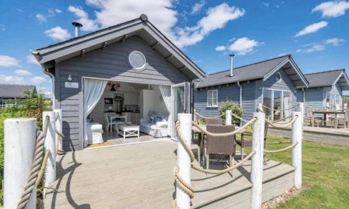 Filey Cabin | Sand Dollar (new for 2024) - a beach house that sleeps 5 guests in 2 bedrooms