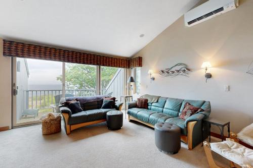Glen Arbor Apartment | Sand Piper 3/4