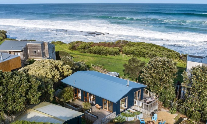 Marengo House | Sand & Sauna Retreat - A seaside home for the senses