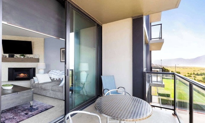 Seaside Condo | Sand & Sea (306) Sojourn - Oceanfront luxury