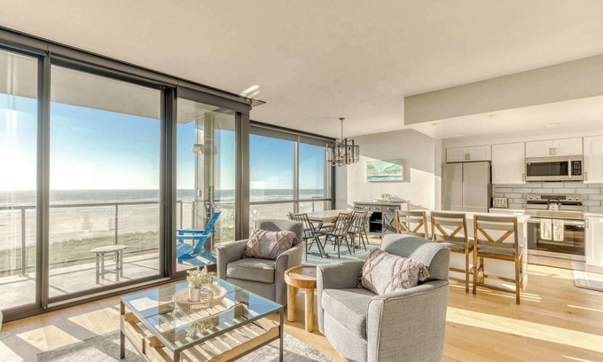 Seaside Condo | Sand & Sea (508) Salt Life - Lux Beachfront w Pool