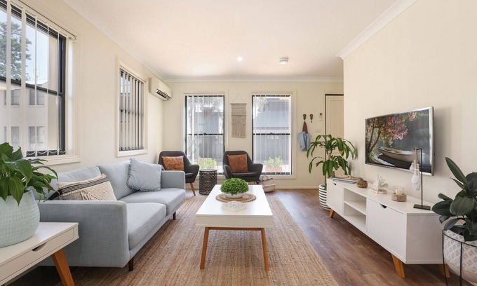Kiama House | Sandcastle on Manning - 400 mtr to Kiama Surf Beach.