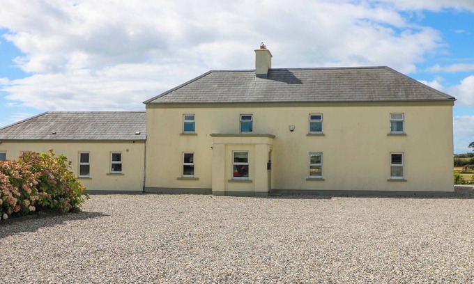 Tacumshane House | SANDERLING LODGE, pet friendly in Tacumshane, County Wexford