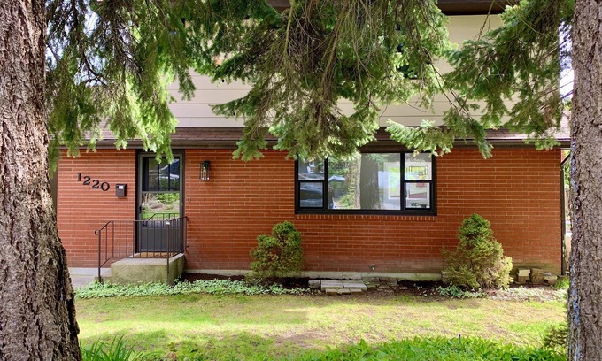 Coeur d'Alene House | Sanders Beach Home - Walk to Downtown Restaurants, Shopping and Activities