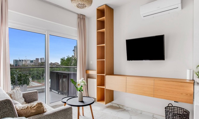 Thessaloniki Apartment | Sanders Old Port - Adorable 1-Bdr Apt with Balcony