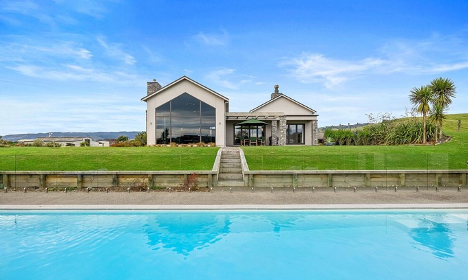 Te Horo House | Sandhill Beach House - Te Horo Holiday Home