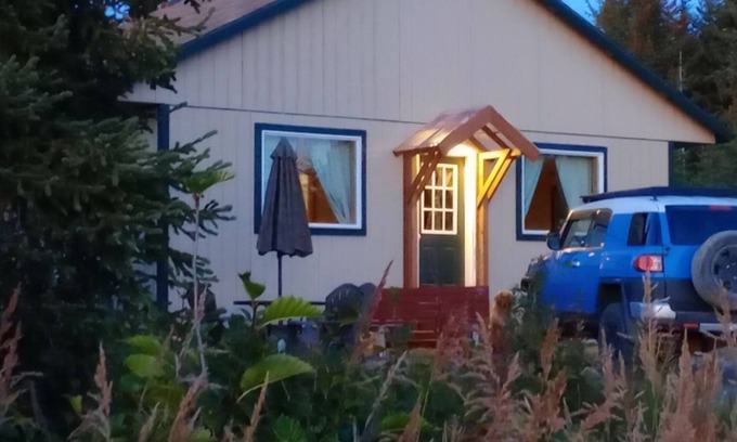 Diamond Ridge Cottage | SANDHILL COTTAGE- Secluded Retreat-In-The-Woods, Ocean Views, minutes to Homer!