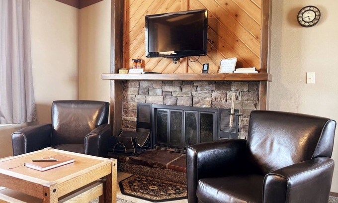 Horse Butte House | Sandhill East Home - all comforts of home with great mountain views
