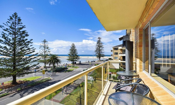 The Entrance Apartment | Sandhurst Apartment 5