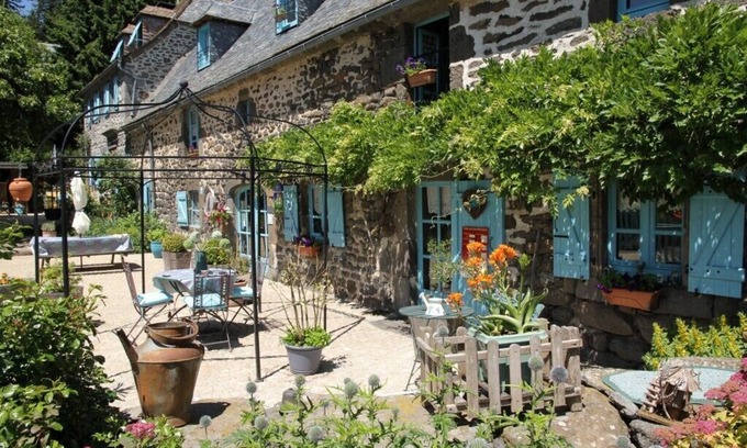 Oradour House | Sandine