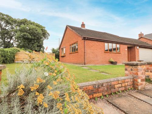 Higher Kinnerton House | Sandmartins