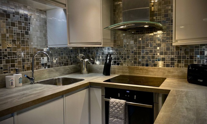 Lytham St. Anne's Apartment | Sandpearl Suite