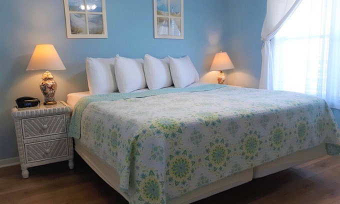 South End Condo | Sandpeddler Suite 103 W/King Bed