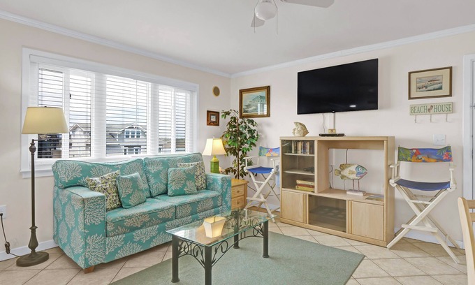 South End Condo | Sandpeddler Suite 307 W/Queen Bed