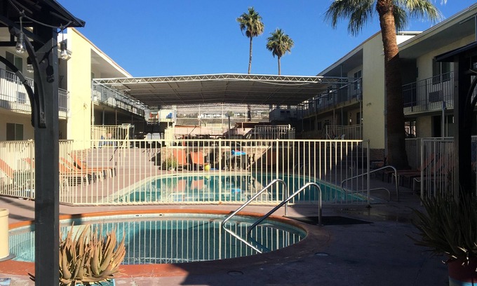 Desert Hot Springs Hotel | Sandpiper Springs Spa & Retreat