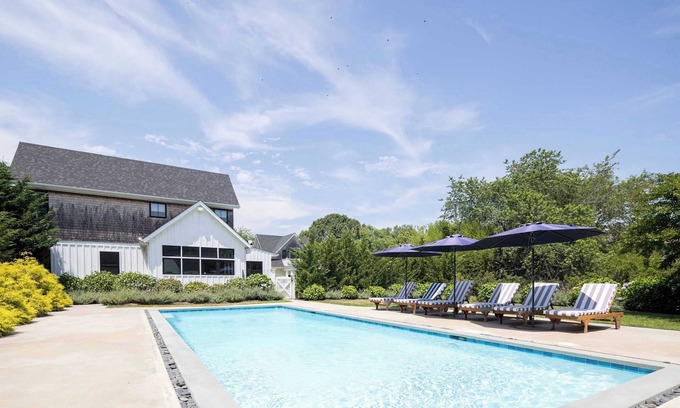 Silver Beach House | Sandpoint by Rove Travel Modern 5BR Family Home with Pool