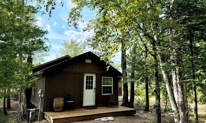Rumely Cabin | SandRiver Cabin -Relax on the mouth of the SandRiver with views of Lake Superior