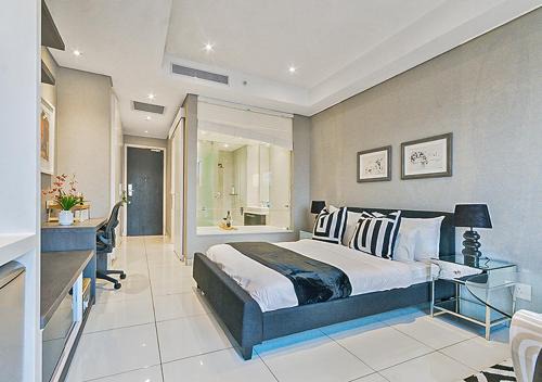 Greater Johannesburg Metropolitan Area Apartment | Sandton Skye BackupWater&Power