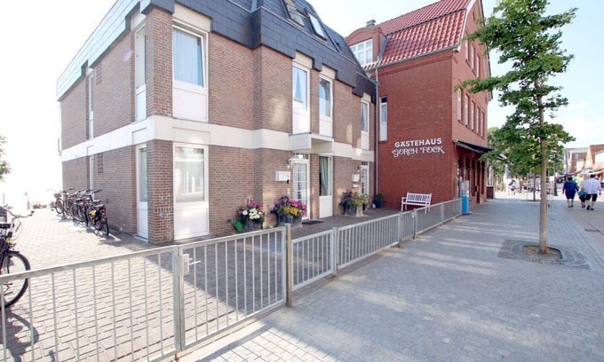 Wyk auf Foehr Apartment | Sandwall 11a, Whg. 2 "Gästehaus Gorch Fock" - vacation apartment with 2 rooms on