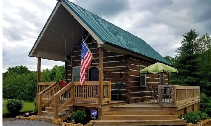 Liberty Cabin | Sandy Acres Hobbit - Near Galilean Home - Liberty