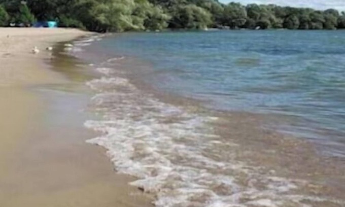 Ramara Cottage | Sandy Beach Cottage steps to Lake Simcoe - 1 hr 20 mins from Toronto