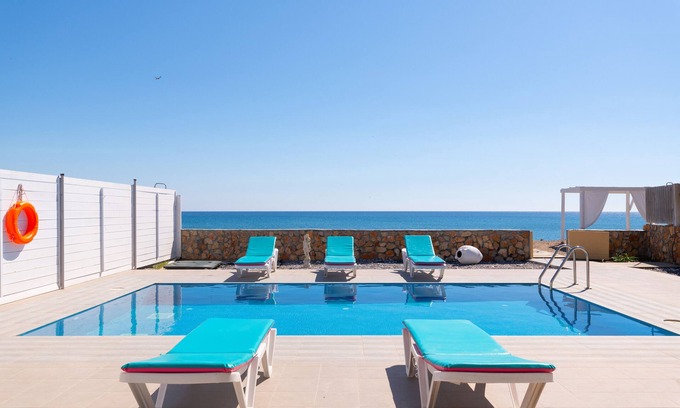 Plimmiri House | sandy beach front Rhodes Plimmiri ,close to Surfers Paradise,suitable for 8 & 2