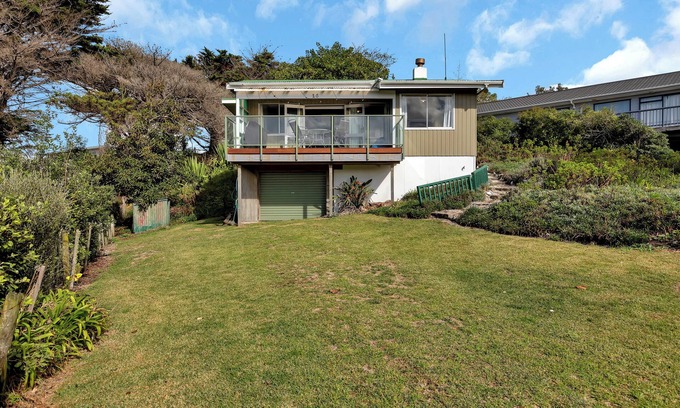 Karkari Peninsula House | Sandy Cottage - Tokerau Beach Holiday Home
