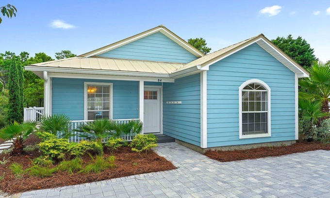 Gulfview Heights House | Sandy Daze - Vacation Rental on 30A Close to the Beach with Hot Tub