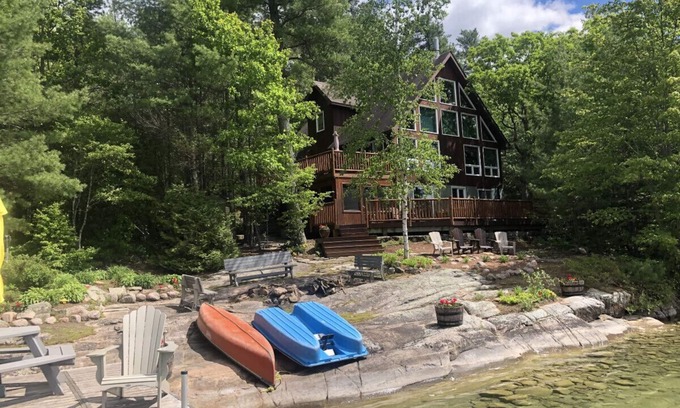 Trent Lakes House | Sandy Lake Chalet Getaway