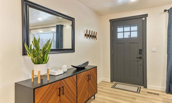 White City House | Sandy MTR- ski the season!