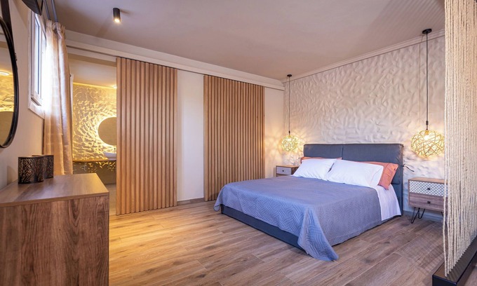 Ipsos Apartment | Sandy Suite | Jacuzzi | 10min Walk to Ipsos Beach